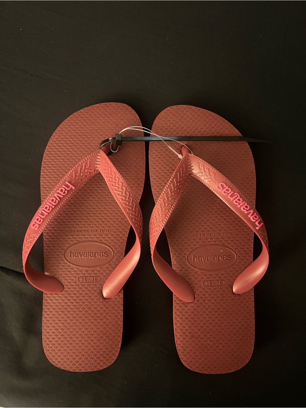Havaianas Flip Flops in Rose Red